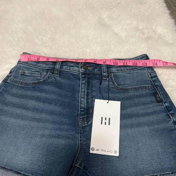 SILVER JEANS CO Raw Hem Denim Shorts ~ NWT - Picture 9 of 10